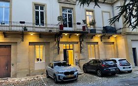 La Cour De La Tresorerie